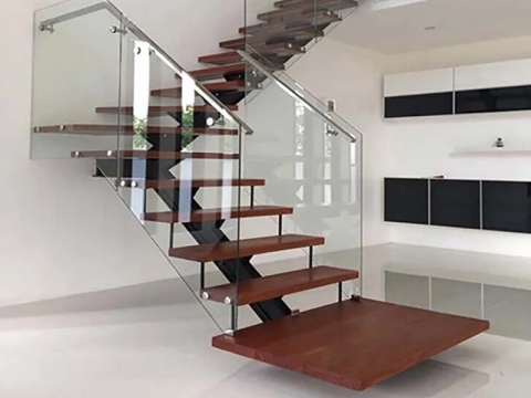 THI CÔNG LAN CAN CẦU THANG KÍNH TẠI ĐỨC HÒA, TÂY NINH