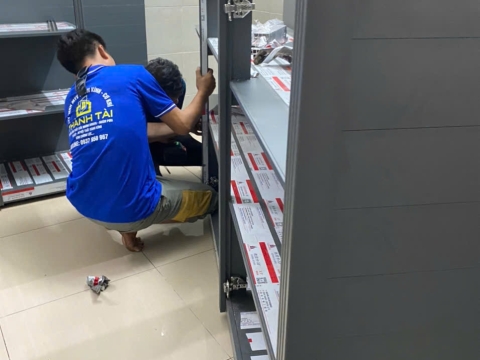 Lắp đặt Tủ chén nhôm nội thất công trình tại quận Bình Tân