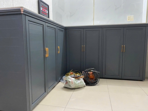 Lắp đặt Tủ chén nhôm nội thất công trình tại quận Bình Tân