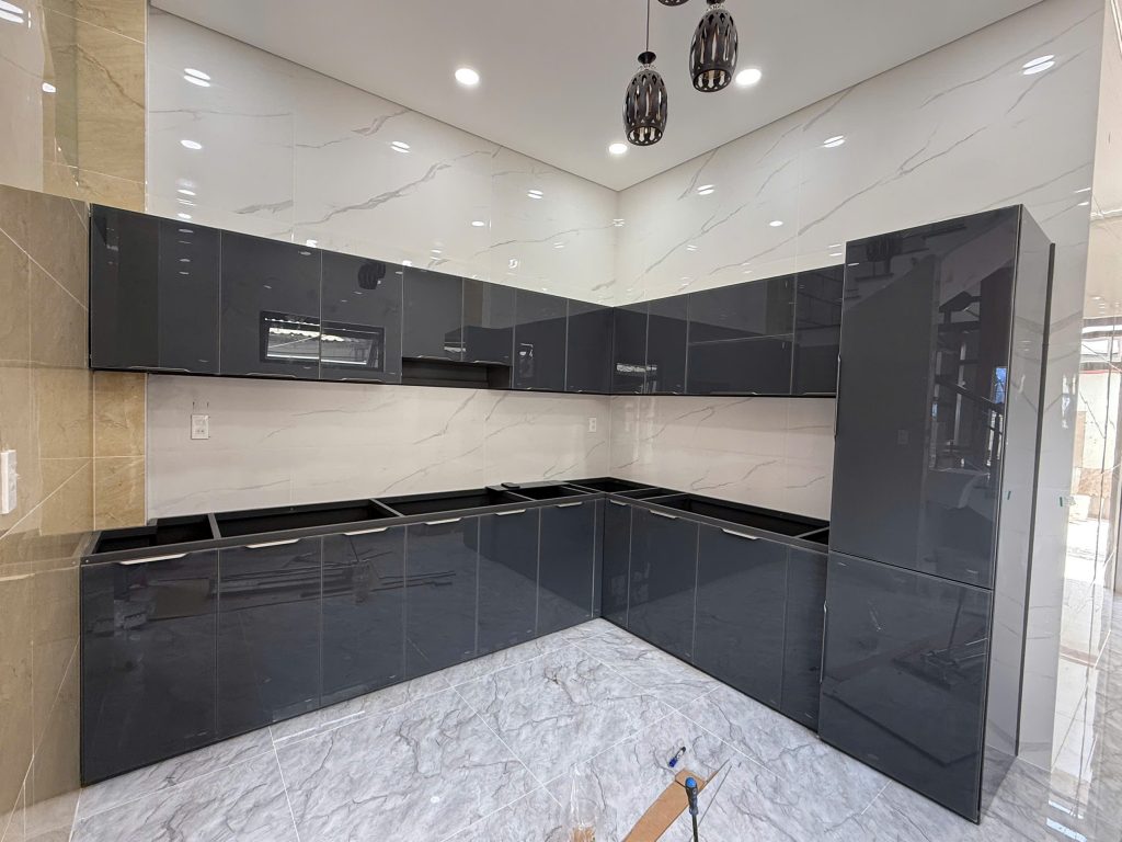 Thi Công Tủ Bếp Nhôm Kính