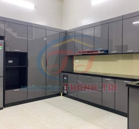 Mẫu tủ bếp nội thất cánh kính cao cấp đẹp