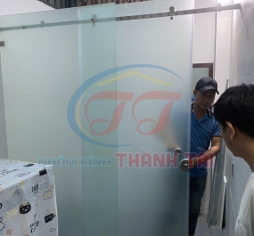 Cabin phòng tắm kính 10mm cường lực mờ a xít 2 mặt phụ kiện ionx304  tăng độ chắc chắn trong quá trình sử dụng 