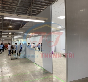 Vách ngăn văn phòng sử dụng tấm Panel giá rẻ