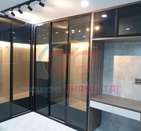Tủ cánh kính cửa trượt