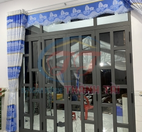 Cửa nhôm Xingfa 4 cánh chia ô 