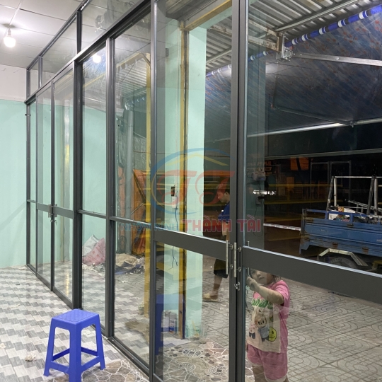 Vách ngăn văn phòng - nhà ở nhôm hệ 700 