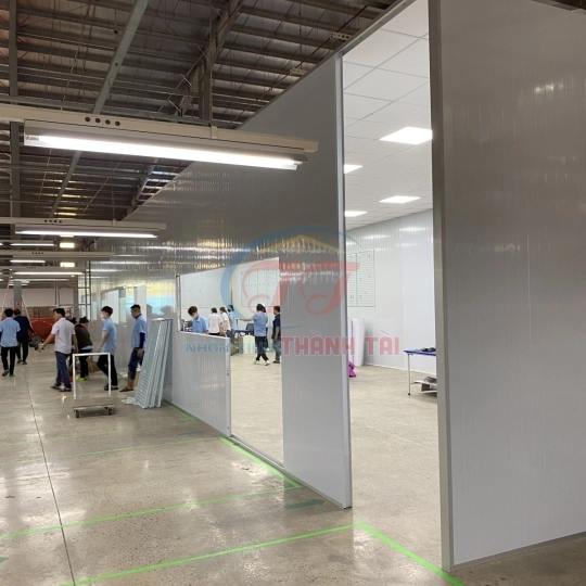 Vách ngăn văn phòng sử dụng tấm Panel giá rẻ