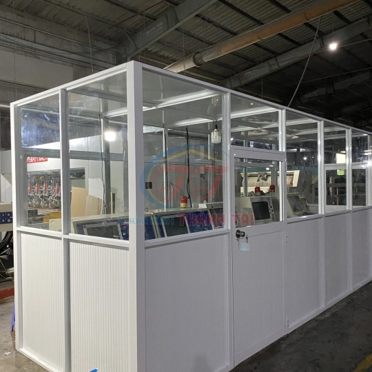 Vách nhôm văn phòng máy lạnh Hệ 700 màu trắng sữa