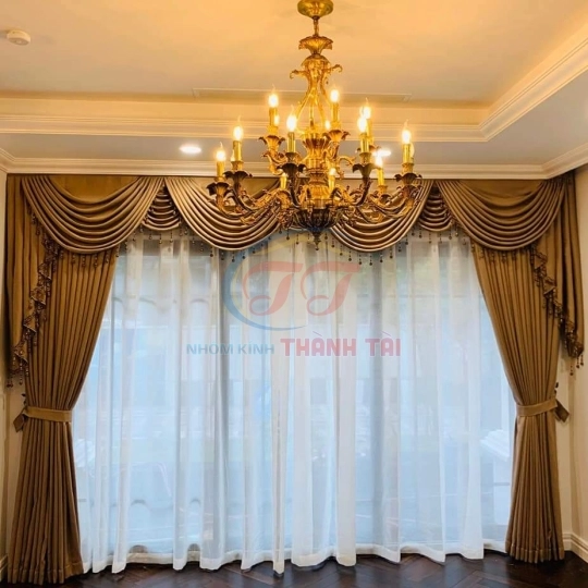 Rèm Cửa Cổ Điển Tại Vĩnh Hưng, Long An