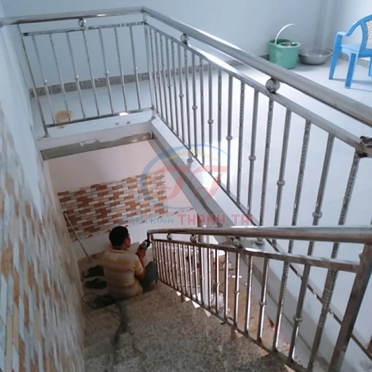 Lan can, cầu thang sắt giá rẻ