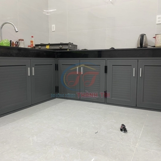 Cánh tủ bếp nhôm Xingfa hệ 55