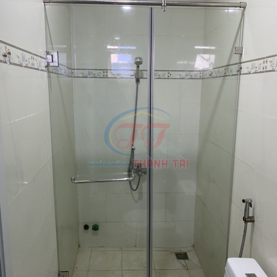 Capin phòng tắm kính cường lực dày 10mm
