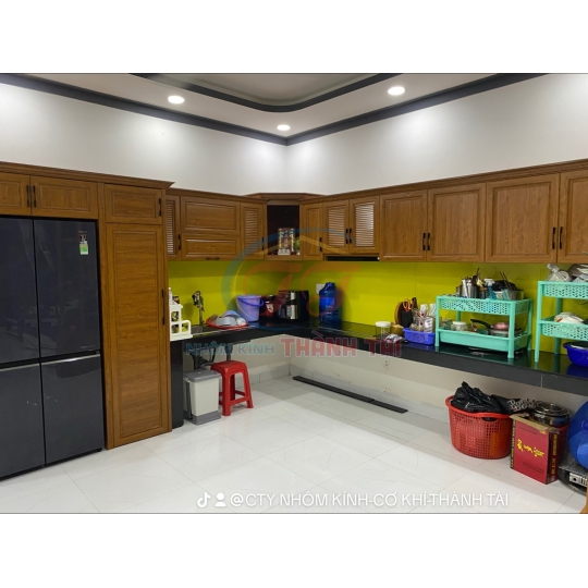 Tủ bếp nhôm Trường Thành cao cấp màu Vân gỗ Lim