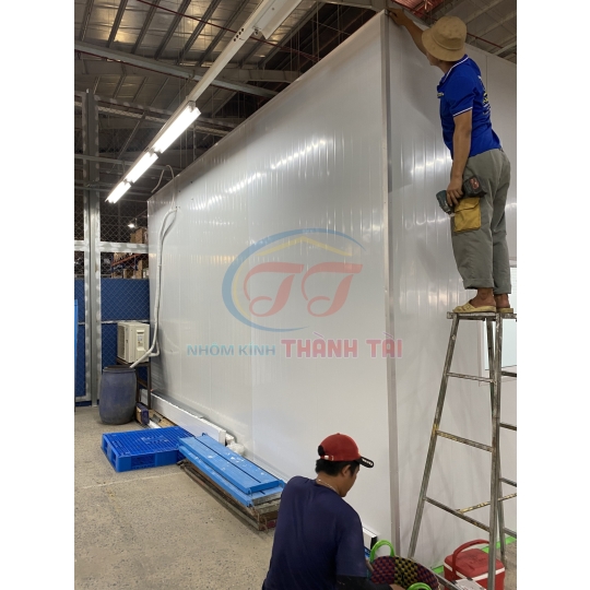 Vách ngăn văn phòng sử dụng tấm Panel giá rẻ