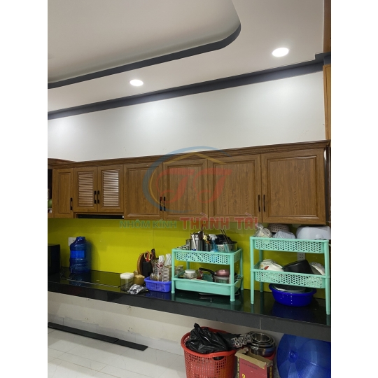 Tủ bếp nhôm Trường Thành cao cấp màu Vân gỗ Lim đẹp