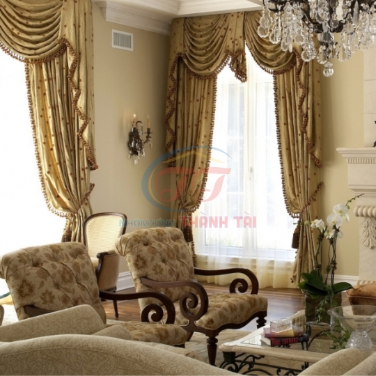 May Rèm Cửa Cổ Điển Tại Tân An, Long An