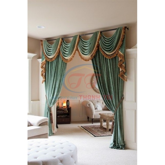 May Rèm Cửa Cổ Điển Tại Long An