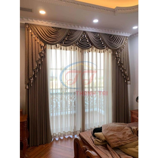 May Rèm Cửa Cổ Điển Tại Tân An, Long An